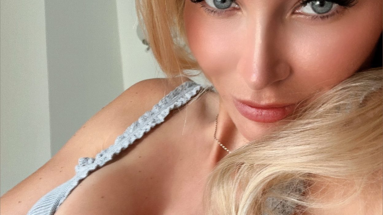 Cara_caru OnlyFans Profile